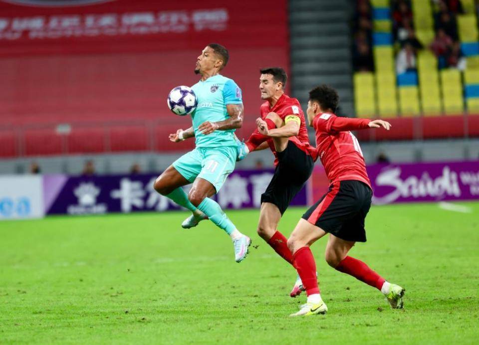 关于上海海港迎欧冠关键赛，今晚强势反弹，更衣室稳定，赛季目标并未改变的信息-爱游戏入口